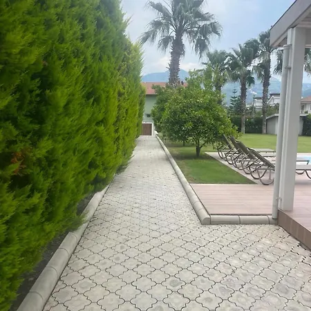 Villa Blue Depth